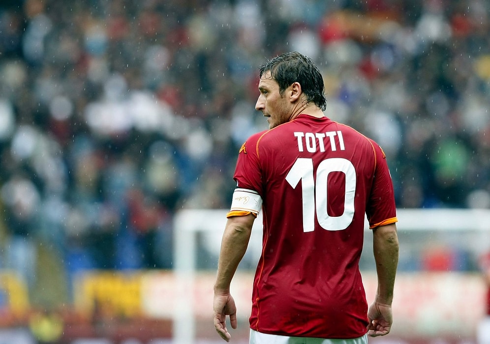 Roma'nın Yıldızı Totti, Juventus'u Şikeyle Suçladı