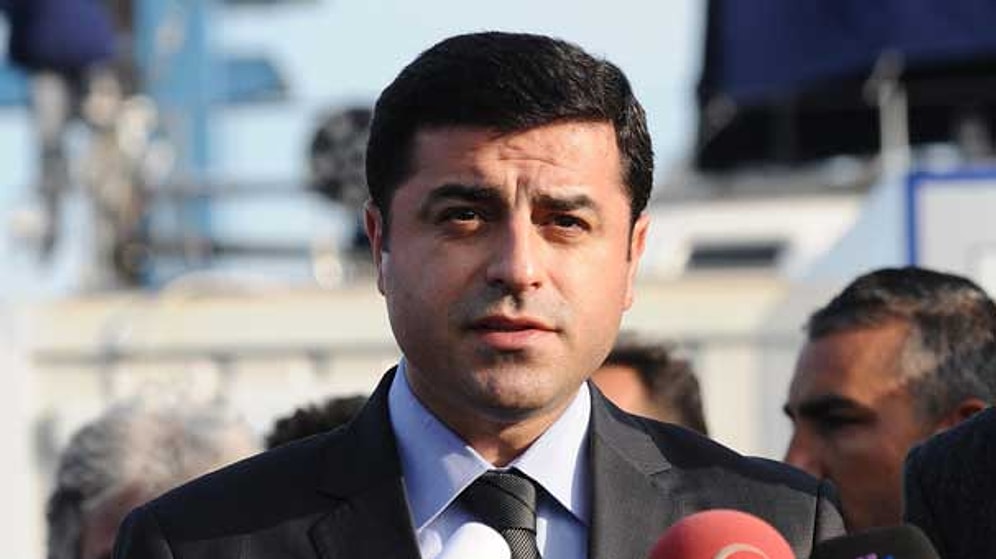 Selahattin Demirtaş: 'Atatürk Büstü ve Bayrak Yakanları Kınıyorum'