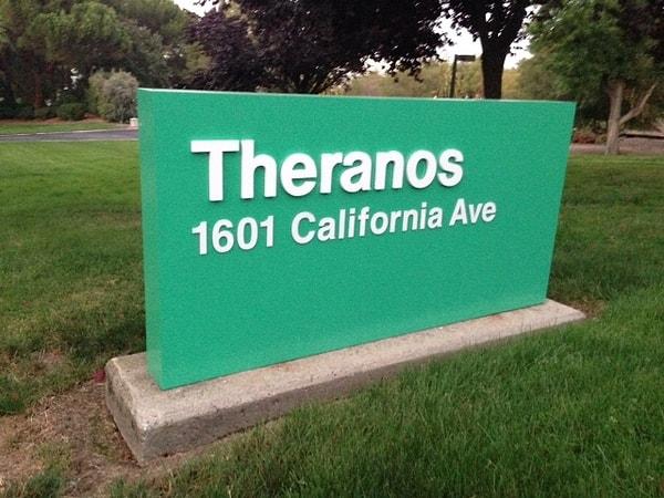 12. Elizabeth'in şirketi Theranos 9 milyar dolar değerine ulaştı.