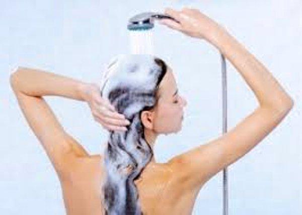 1. Her gün banyo yapma ya da saçlarınızı yıkama gibi bir rutininiz vardır.