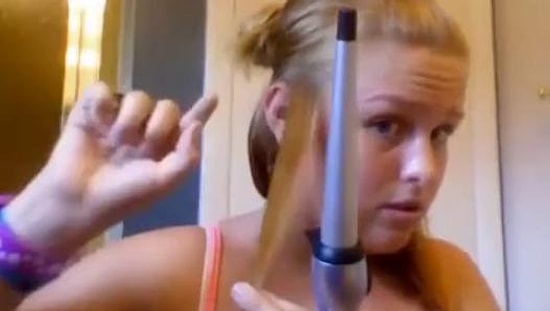 Mükemmel Buklelerin Sırrını Veremeyen Kız