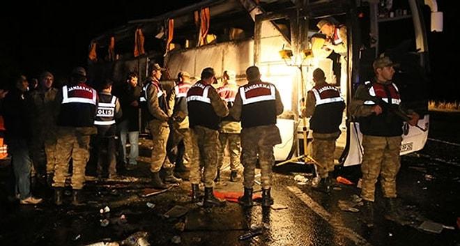 Sivas'ta polisleri taşıyan otobüs devrildi: 3 şehit 33 yaralı