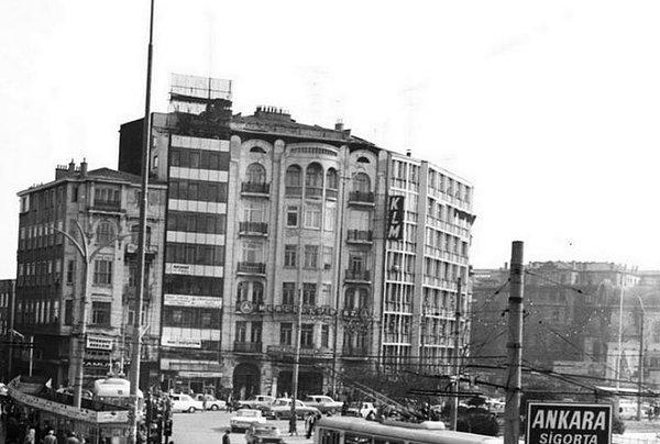 11. 1976, Taksim