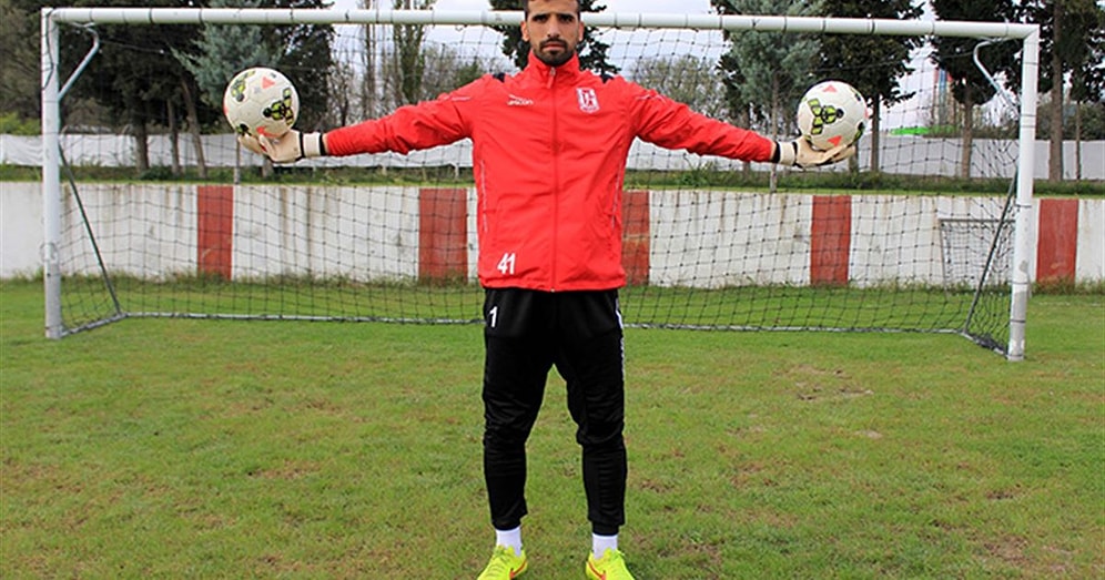 "Gol Yiyince Çimleri Yolamayan Kaleci!"