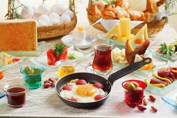 BONUS:  Güne Türk Kahvaltısıyla başlayın!