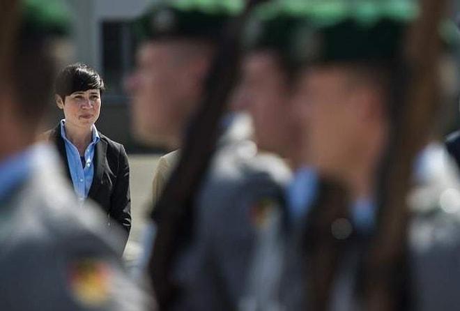 Norveç Kadınlar İçin Askerlik Hizmeti Getiriyor