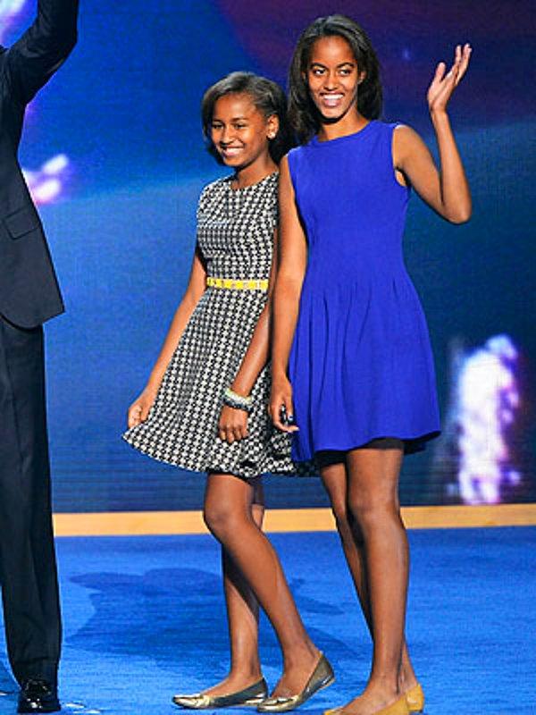 2. Sasha Obama, 13 yaşında ve Malia Obama, 16 yaşında - Başkan Obama'nın kızları