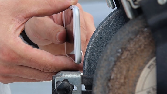 Çıkıntılı Olan iPhone 6 Kamerası Nasıl Düzeltilir?