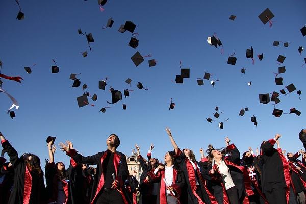 7. Diyelim ki herşey tamam mezun oldunuz bir şekilde, mezuniyette en tenha bölüm sizinkidir.
