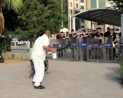 Adliye Önünde Kılıç Çekti