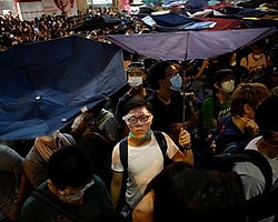 Hong Kong'da 9 Bin Kişi Yeniden Sokaklarda