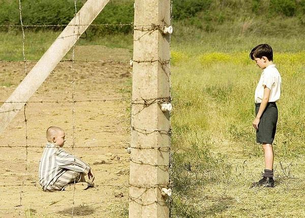 30. Çizgili Pijamalı Çocuk / The Boy in the Striped Pyjamas (2008)