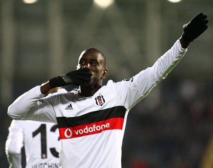 Demba Ba'dan İtiraf: "Top Elime Çarptı"