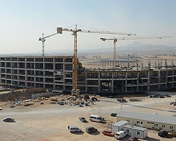 Antalya'daki Stadyum İnşaatında 1 İşçi Hayatını Kaybetti