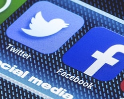 İngiltere İnternet 'Trollerini' Hapse Atacak