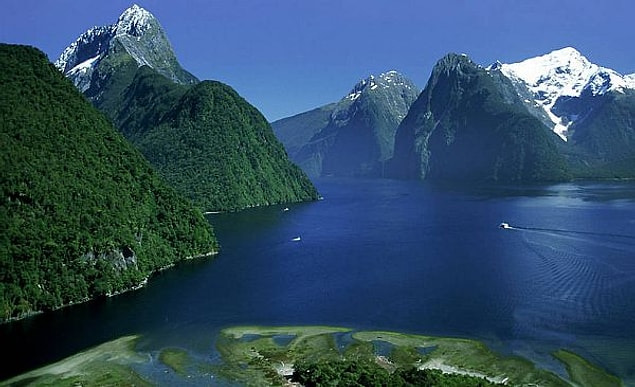 8. Fiordland National Park, Fiordland - New Zealand