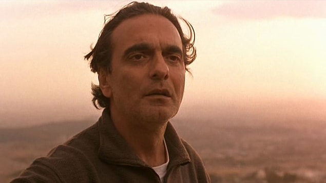 8. Taste of Cherry / Kirazın Tadı | IMDB: 7,7 (1997)