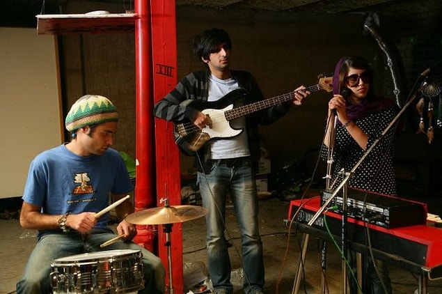 37. No One Knows About Persian Cats / Kimsenin İran Kedilerinden Haberi Yok | IMDB: 7,3 (2009)