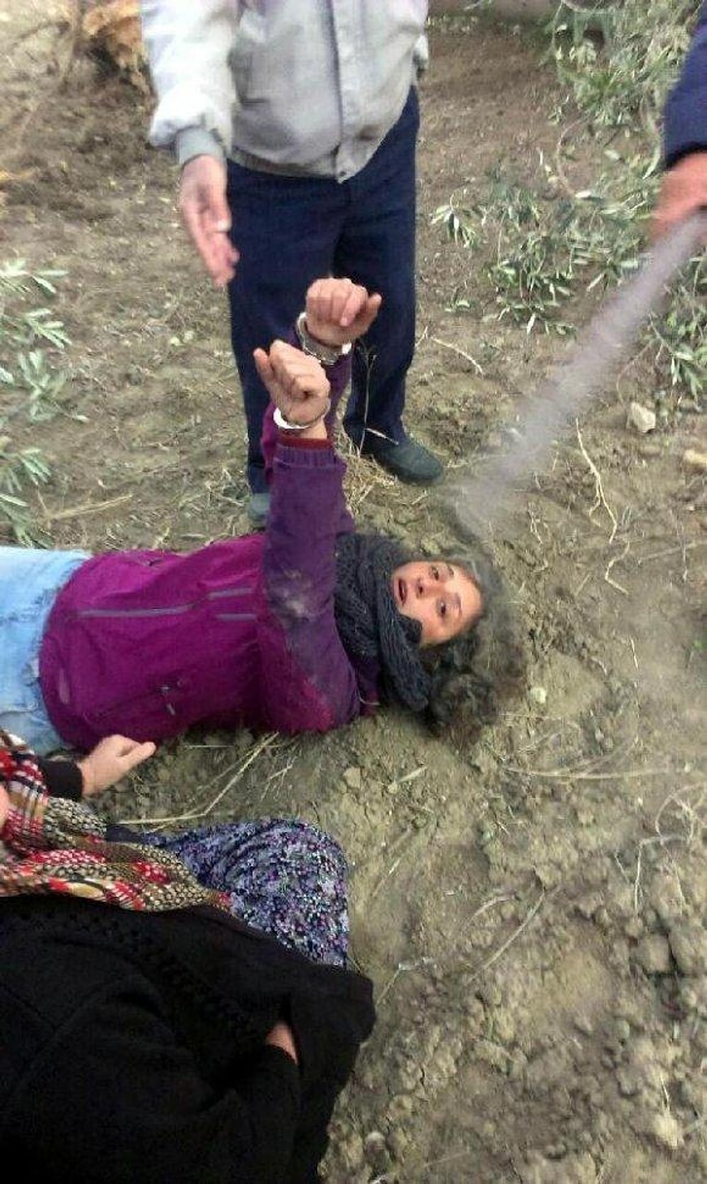 Soma'da Köylülere Özel Güvenlikten Kelepçe ve Biber Gazı