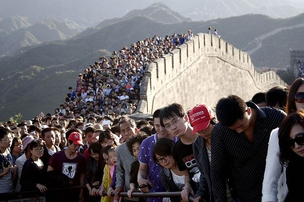 Çin Seddi Dünya'nın en popüler turistik mekanlarının başında gelmektedir.