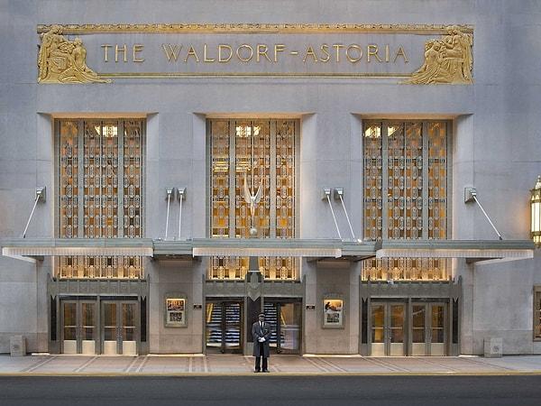 21. Geçtiğimiz günlerde Hilton Grubu'nun New York'taki ünlü oteli Waldorf Astoria'nın binası 1.95 milyar dolara Çinli bir şirkete satıldı.