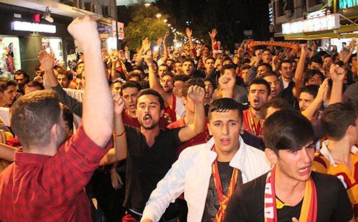 Taksim'de G.Saray-Dortmund Kavgası