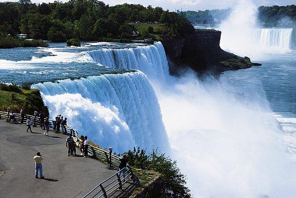 7. Niagara şelalesinden 31.600 ton su akacak.