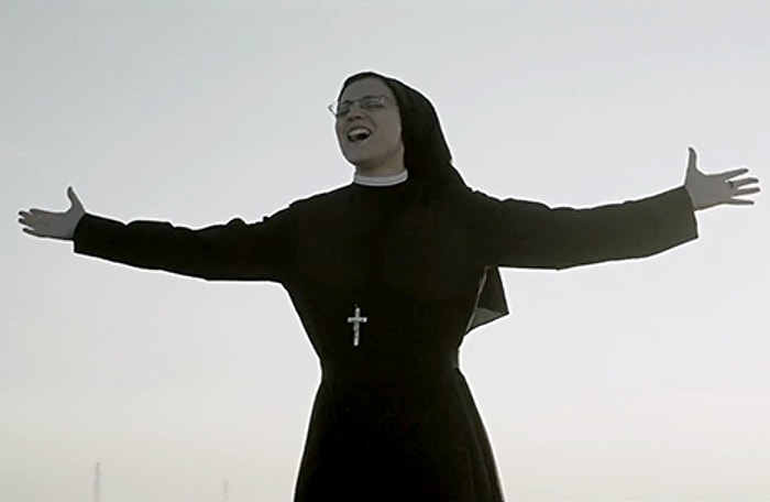 O Ses İtalya Şampiyonu Rahibeden 'Like a Virgin' Cover'ı