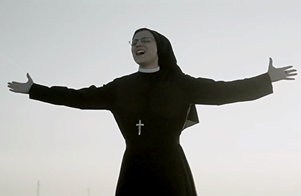 O Ses İtalya Şampiyonu Rahibeden 'Like a Virgin' Cover'ı