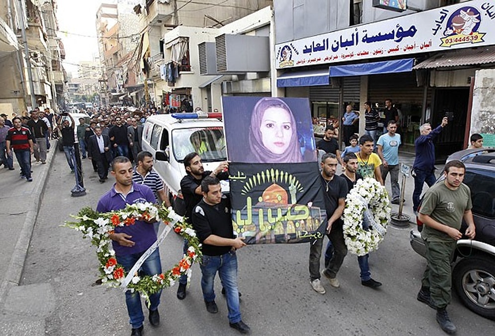 Press TV Muhabiri Serena Shim'in Cenazesi Beyrut'ta Toprağa Verildi