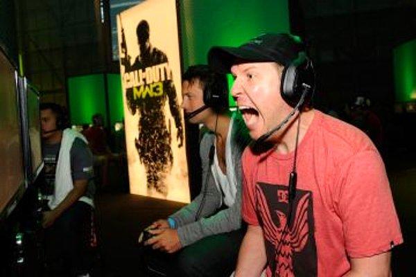 Şuana kadar 100 milyondan fazla kişi Call of Duty oynamıştır.