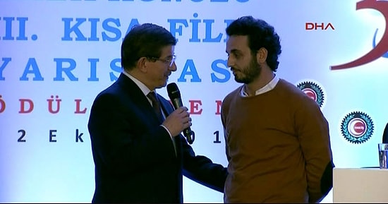 Ödül Töreninde Hükümeti Eleştiren Yönetmen Suat Eroğlu Darp Edildi