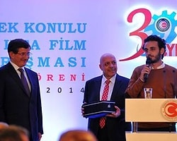 Arınç'tan Ödüllü Yönetmene: 'Film Uzun, Sigara ve Küfür Sahnelerini Sil At'