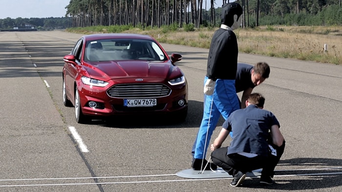 Ford’un Yeni Arabaları Otomatik Fren Yapabilecek