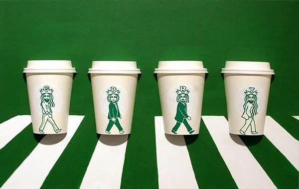 6. Starbucks'un The Beatles kapak fotoğraflı reklamı, ilgi çekici.
