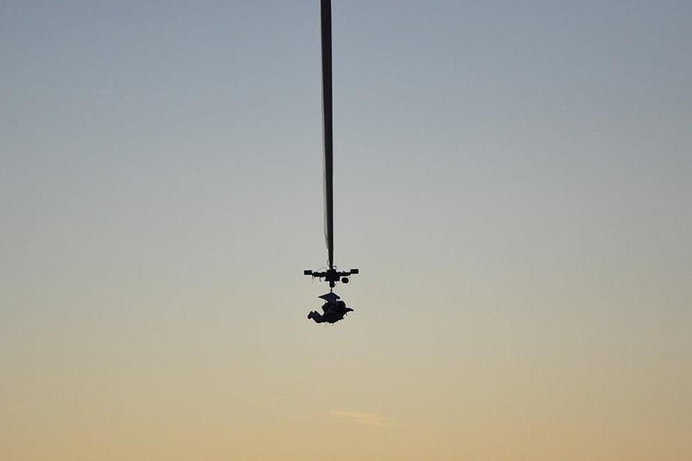 Google Yöneticisi Felix Baumgartner'ın Paraşütle Serbest Atlamadaki Dünya Rekorunu Kırdı