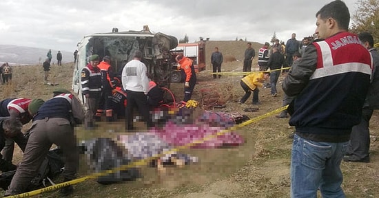 Afyon'da Feci Kaza: 8 Üniversite Öğrencisi Öldü, 19 Kişi Yaralandı