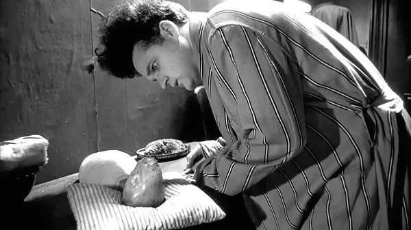 17. Silgi Kafa / Eraserhead (1977)