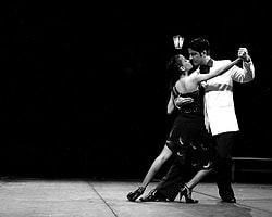 Tango Festivaline Zina Karalaması