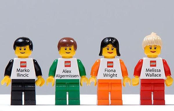 1. LEGO firması çalışanları için tasarlanan kartvizitler