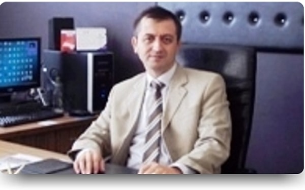 8. Ve tabii ki müdürümüz... Kendisi çok sıcakkanlı ve iyi bir insandır.