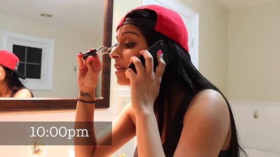 Kızlar Akşam Dışarı Çıkarken Ne Kadar Zamanda Hazırlanır?