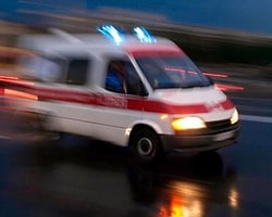 Yolcu Otobüsü Kamyonetle Çarpıştı: 12 Yaralı