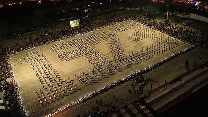 1923 Kişi Dün Gece İzmir'de Zeybek Oynadı