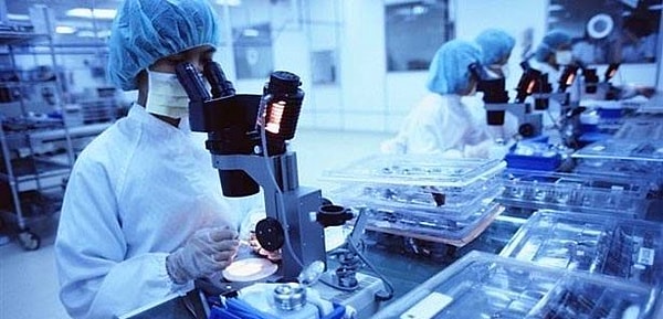 1. Ученые смогли уничтожить ВИЧ.