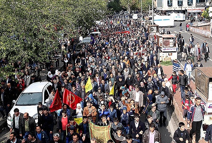 Diyarbakır'da Yürüyüş ve Miting Sorunsuz Şekilde Sona Erdi