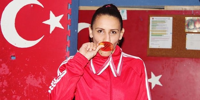 Bacağı Kırılan Kickboks'çu Şampiyon Oldu