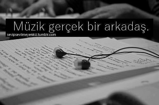 Sürekli Kulaklıkla Müzik Dinleyenlere Söylenen 10 Sinir Bozucu Söz