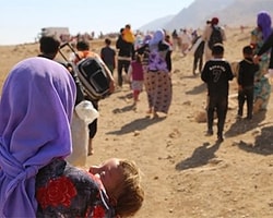 IŞİD'in Ezidi Kadınları Köle Gibi Alıp Satmasının Görüntüleri Çıktı