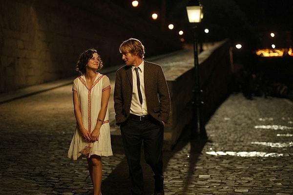 7. Masalsı bir senaryo: Midnight in Paris (Paris’te Geceyarısı) | IMDb: 7.7